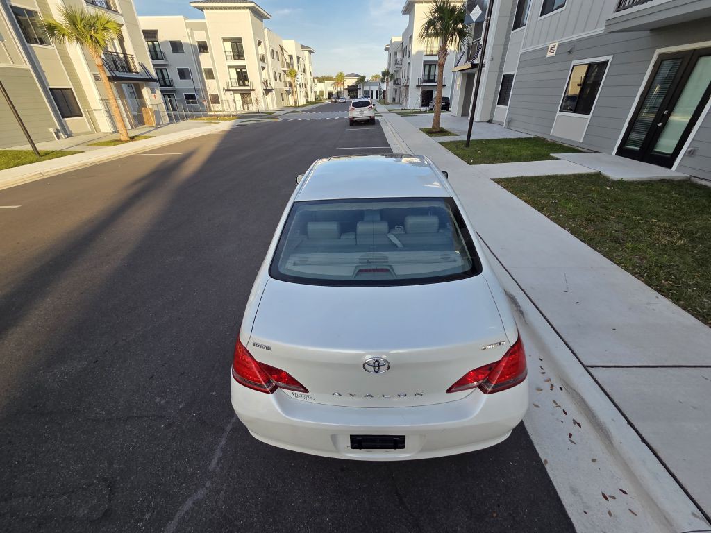 2005 Toyota Avalon Image 8