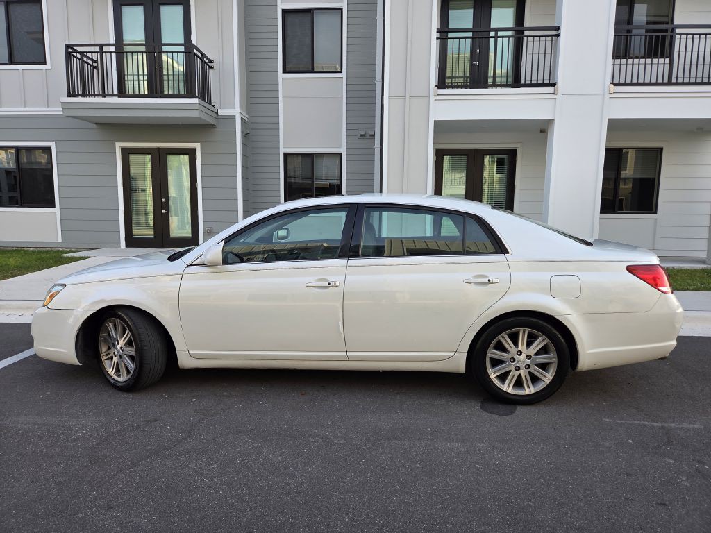 2005 Toyota Avalon Image 10