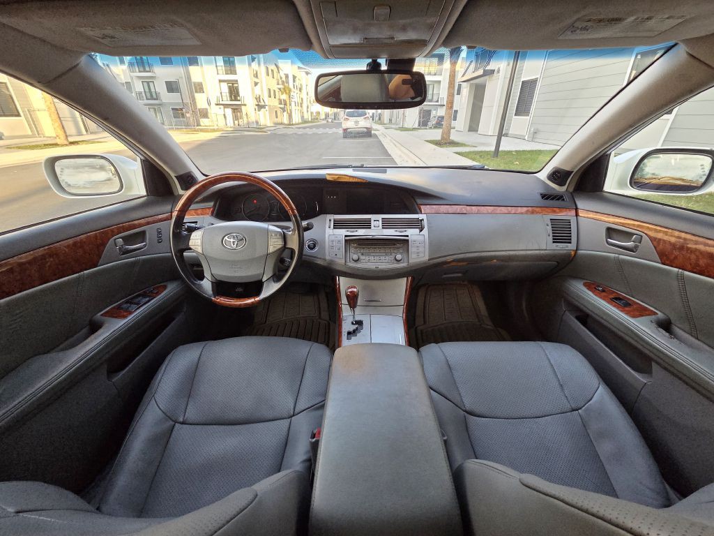 2005 Toyota Avalon Image 16