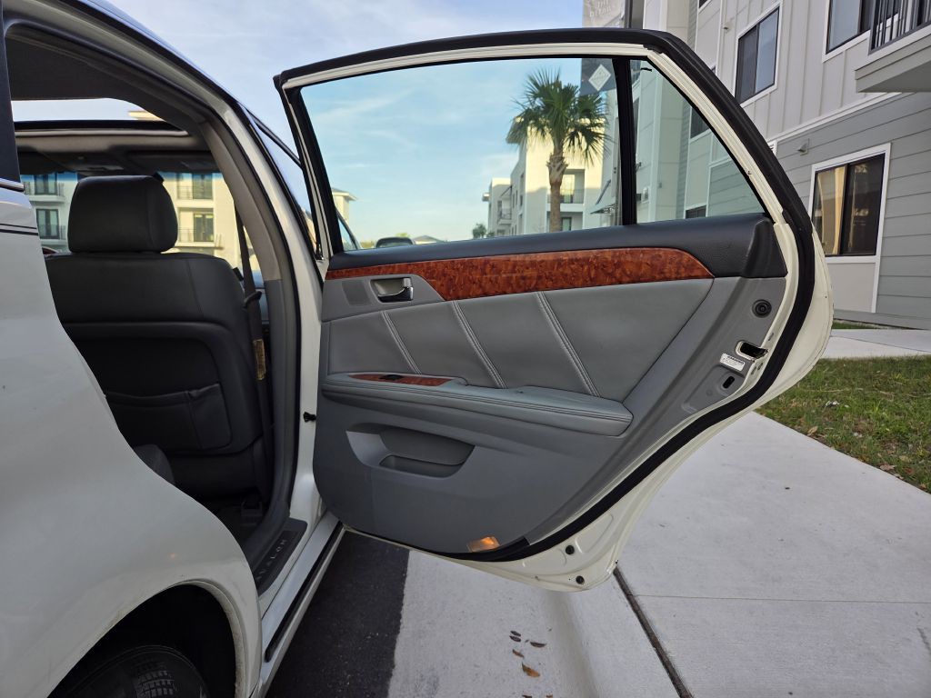 2005 Toyota Avalon Image 28