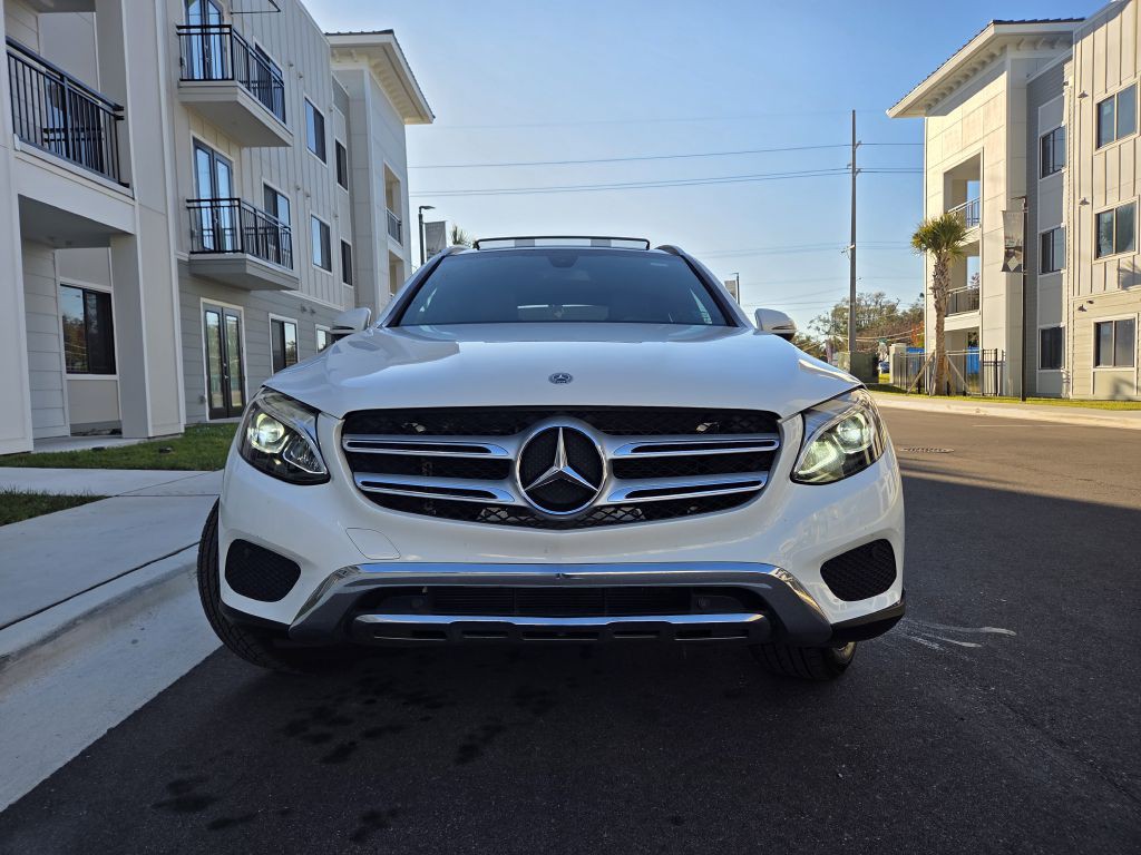 2018 Mercedes-Benz GLC-Class Image 2
