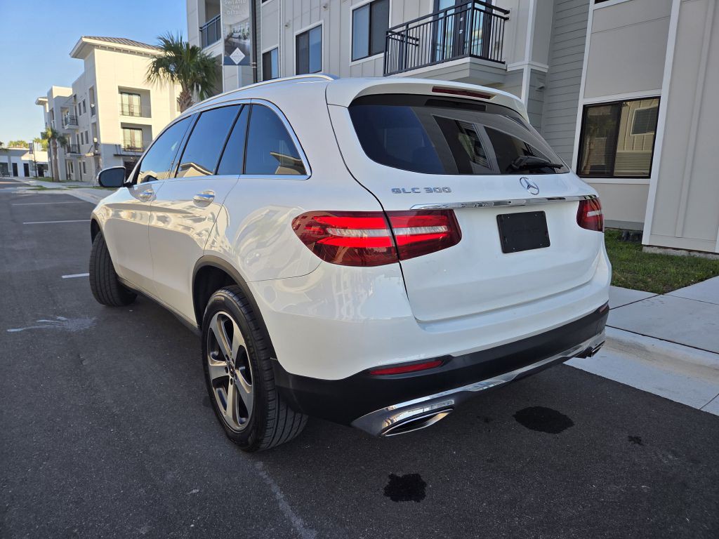 2018 Mercedes-Benz GLC-Class Image 9