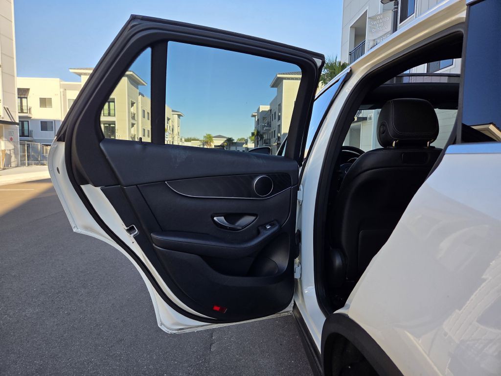 2018 Mercedes-Benz GLC-Class Image 31