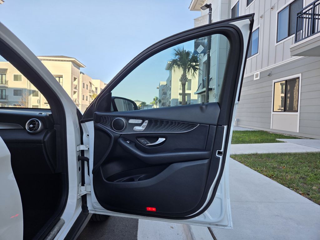 2018 Mercedes-Benz GLC-Class Image 37