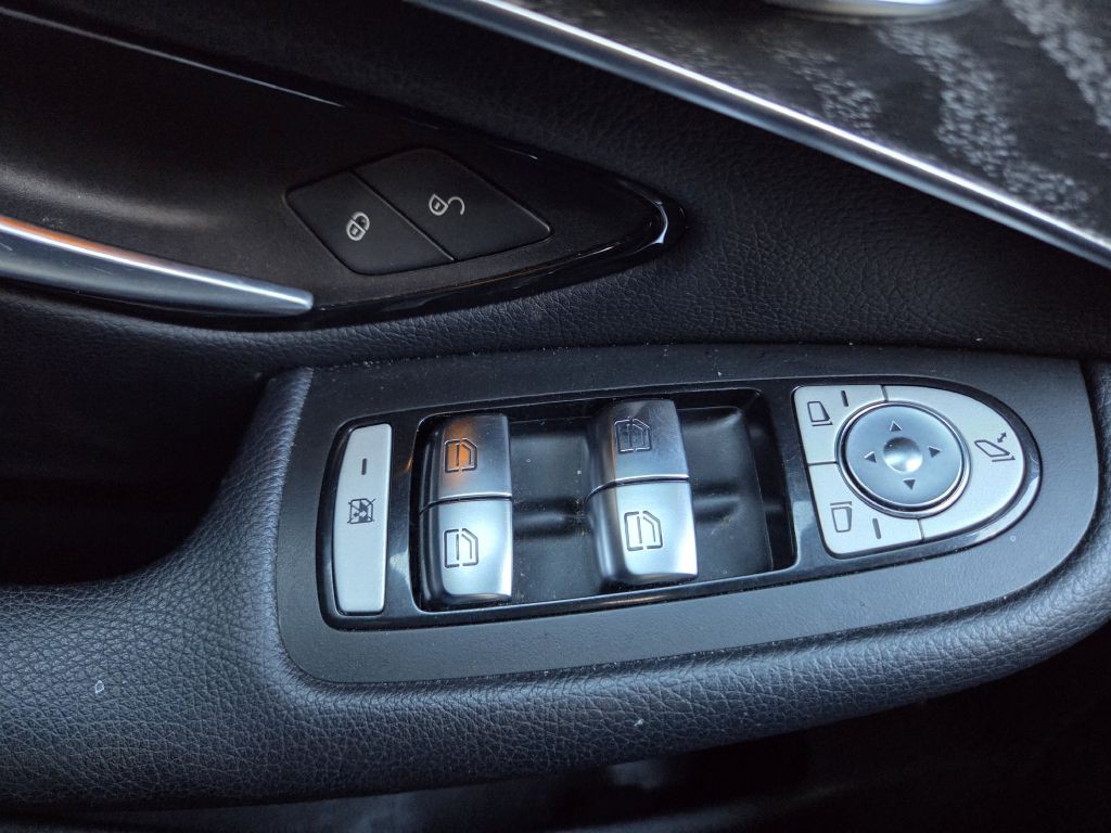 2018 Mercedes-Benz GLC-Class Image 51