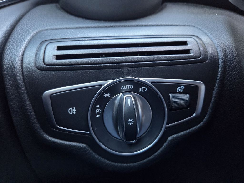 2018 Mercedes-Benz GLC-Class Image 53