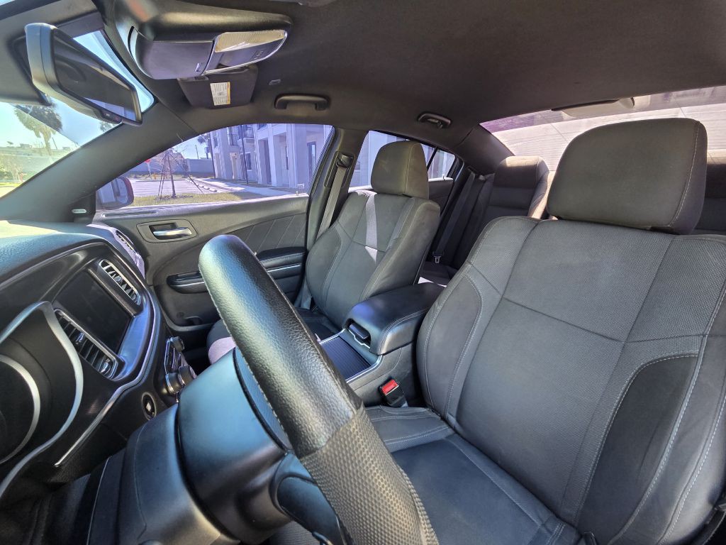 2017 Dodge Charger Image 30