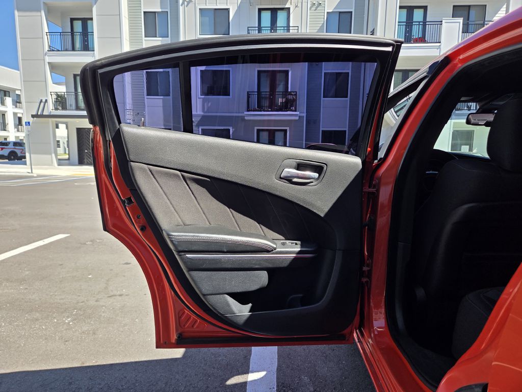 2017 Dodge Charger Image 31