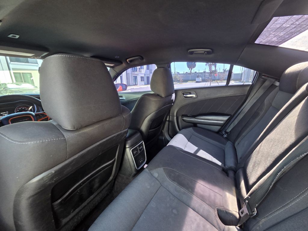 2017 Dodge Charger Image 32