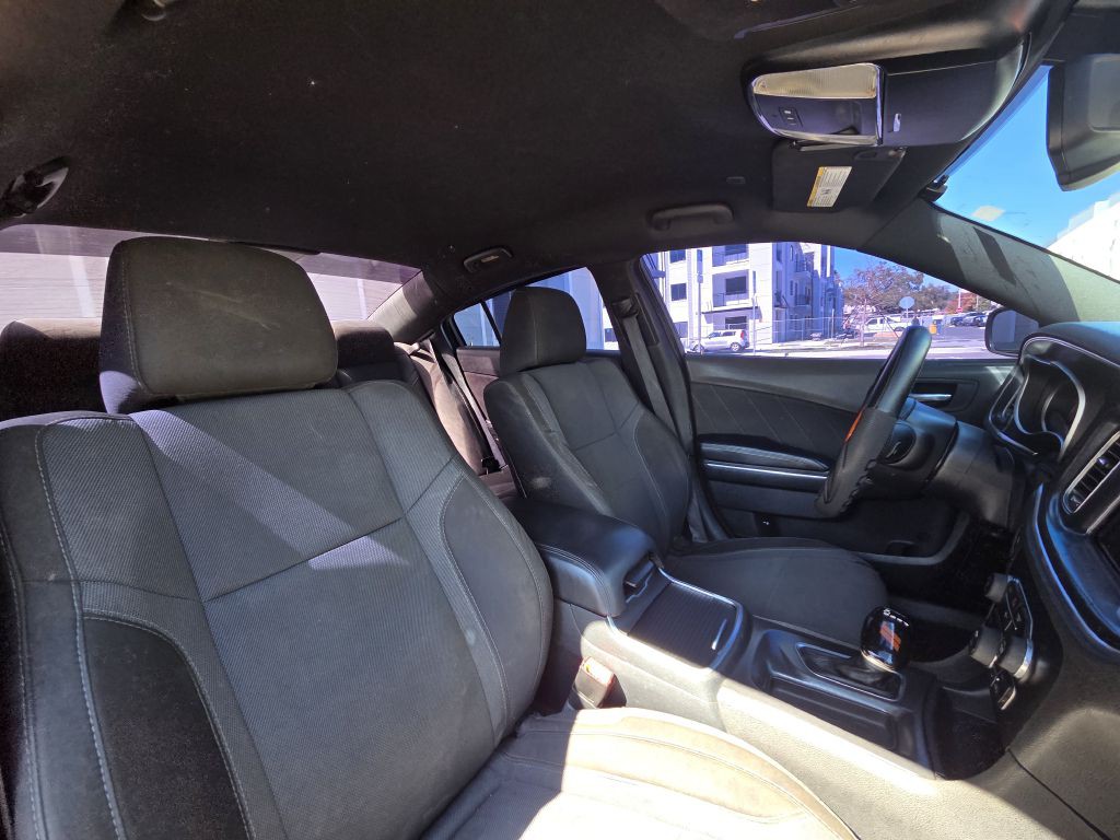 2017 Dodge Charger Image 39