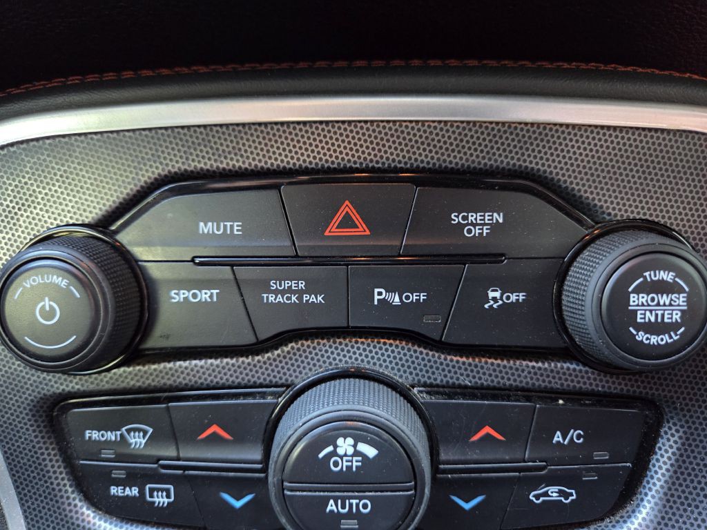 2018 Dodge Challenger Image 28