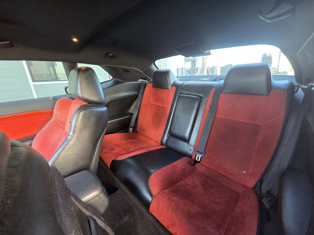 2018 Dodge Challenger Image 38