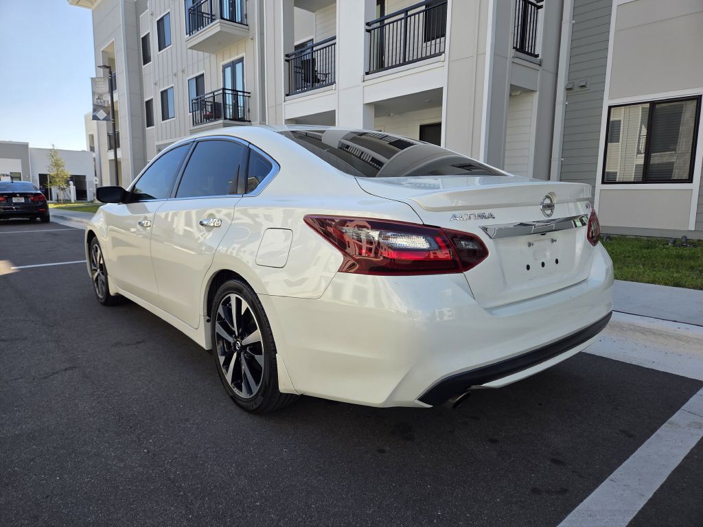 2018 Nissan Altima Image 9