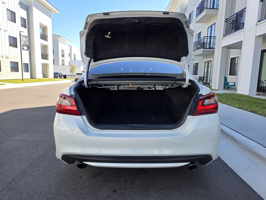 2018 Nissan Altima Image 11