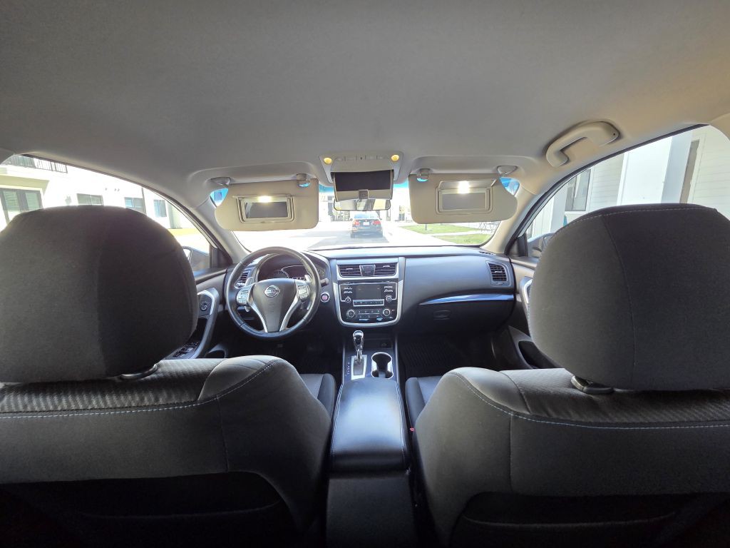 2018 Nissan Altima Image 17