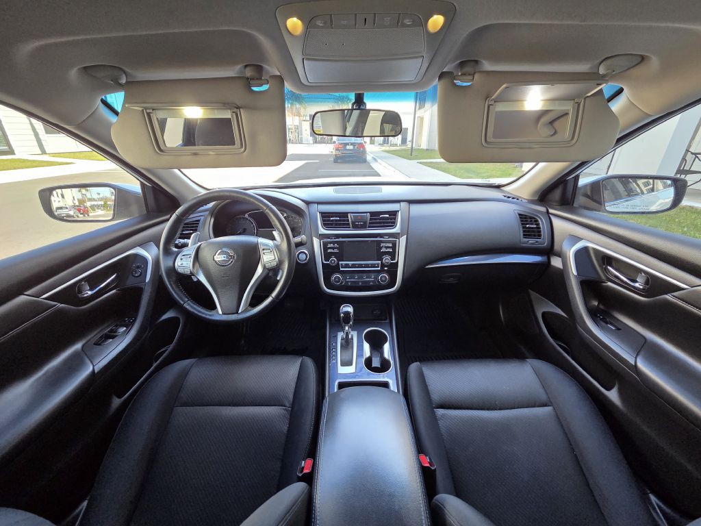 2018 Nissan Altima Image 18