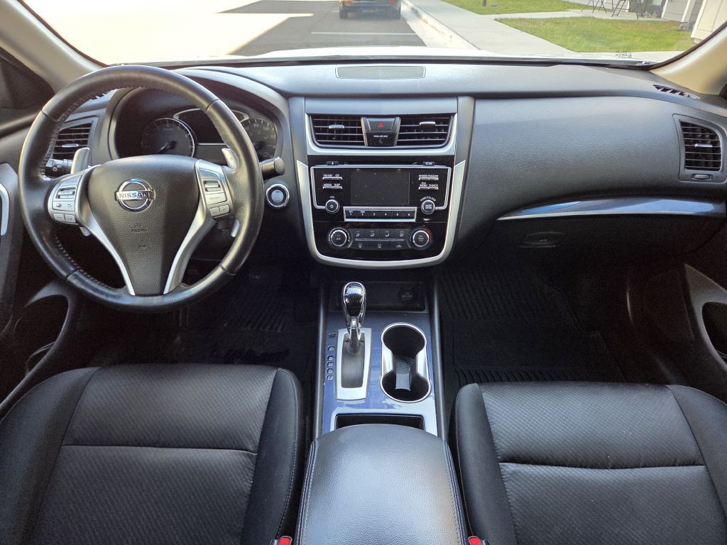 2018 Nissan Altima Image 19