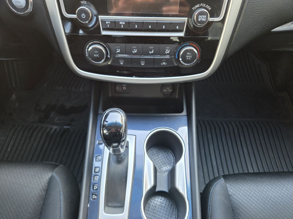 2018 Nissan Altima Image 24