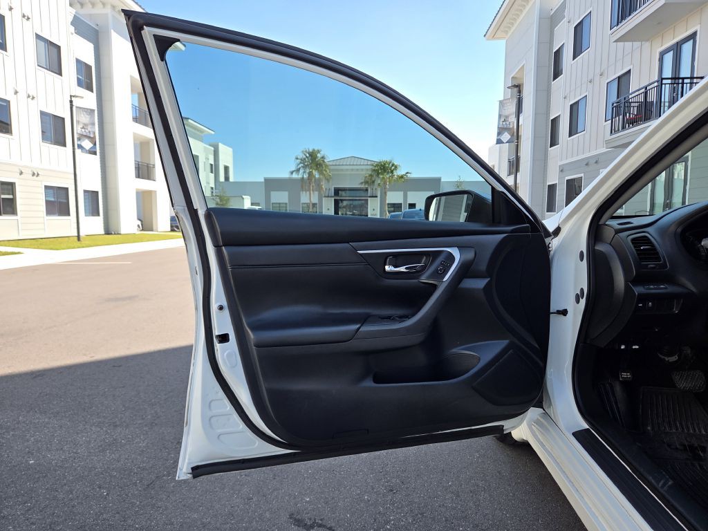2018 Nissan Altima Image 34