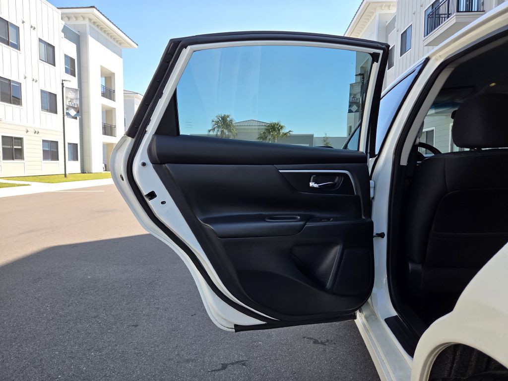 2018 Nissan Altima Image 37
