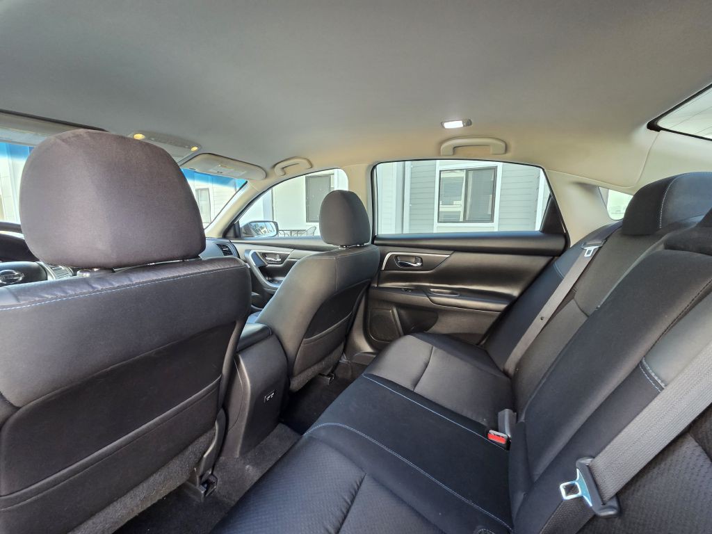 2018 Nissan Altima Image 38