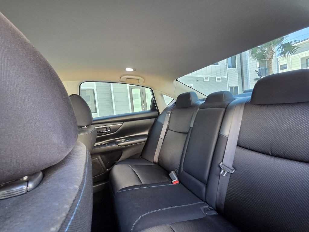 2018 Nissan Altima Image 39