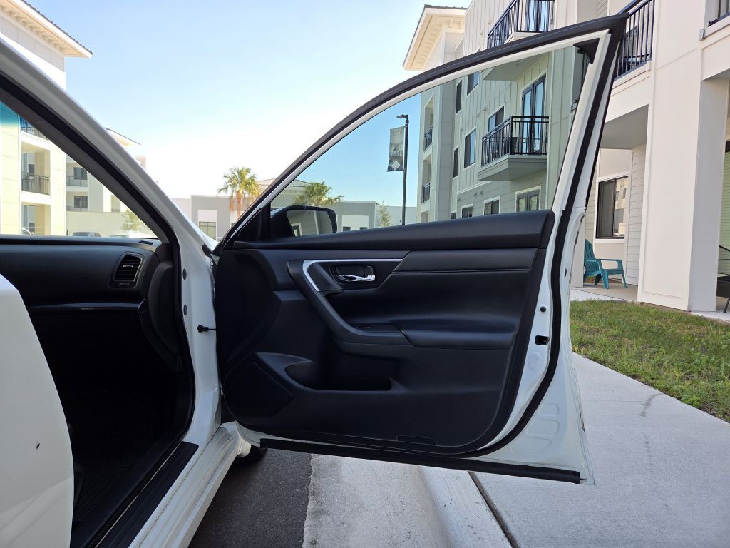 2018 Nissan Altima Image 43