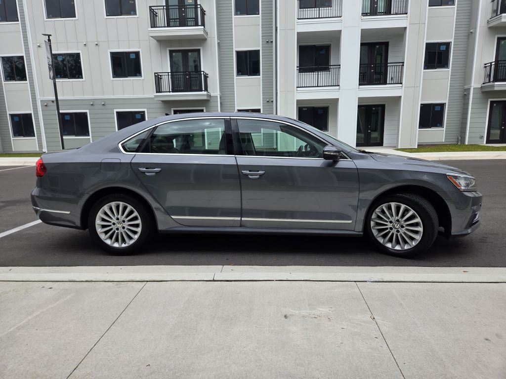 2016 Volkswagen Passat Image 5