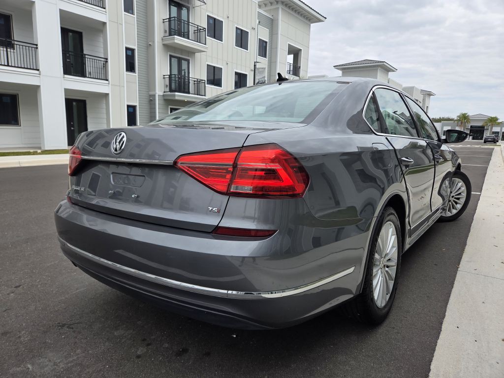 2016 Volkswagen Passat Image 6