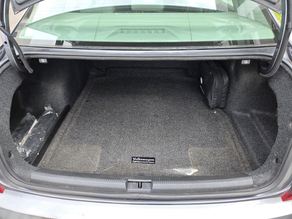 2016 Volkswagen Passat Image 15