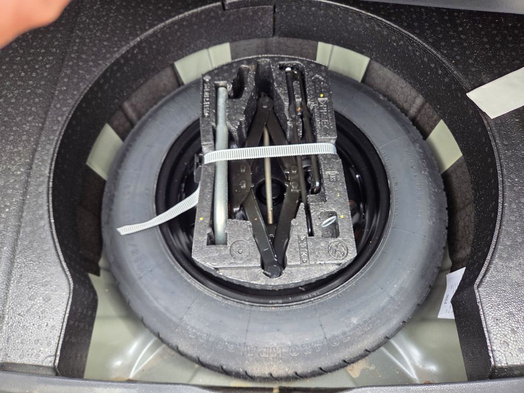 2016 Volkswagen Passat Image 16