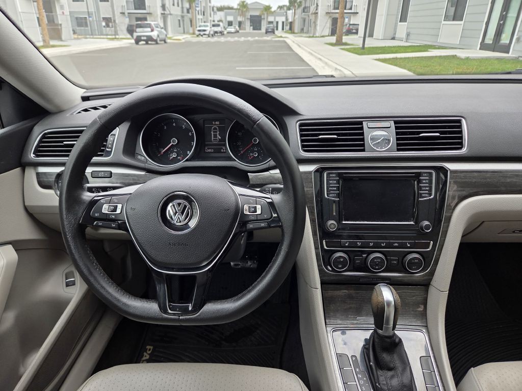 2016 Volkswagen Passat Image 22