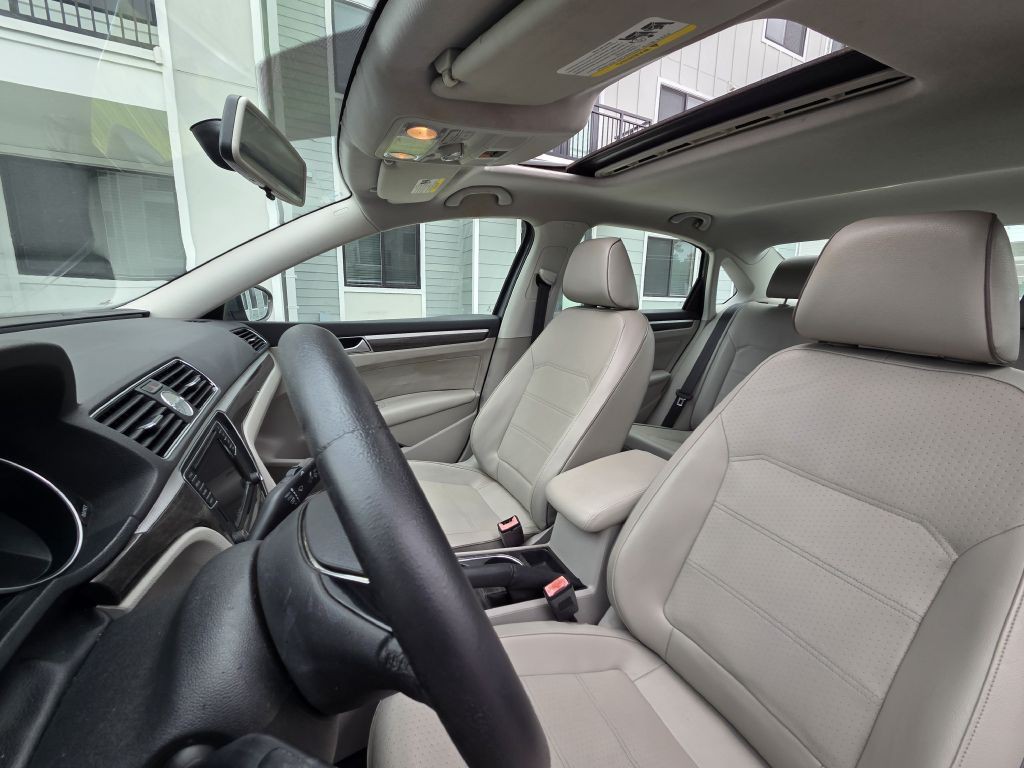2016 Volkswagen Passat Image 37