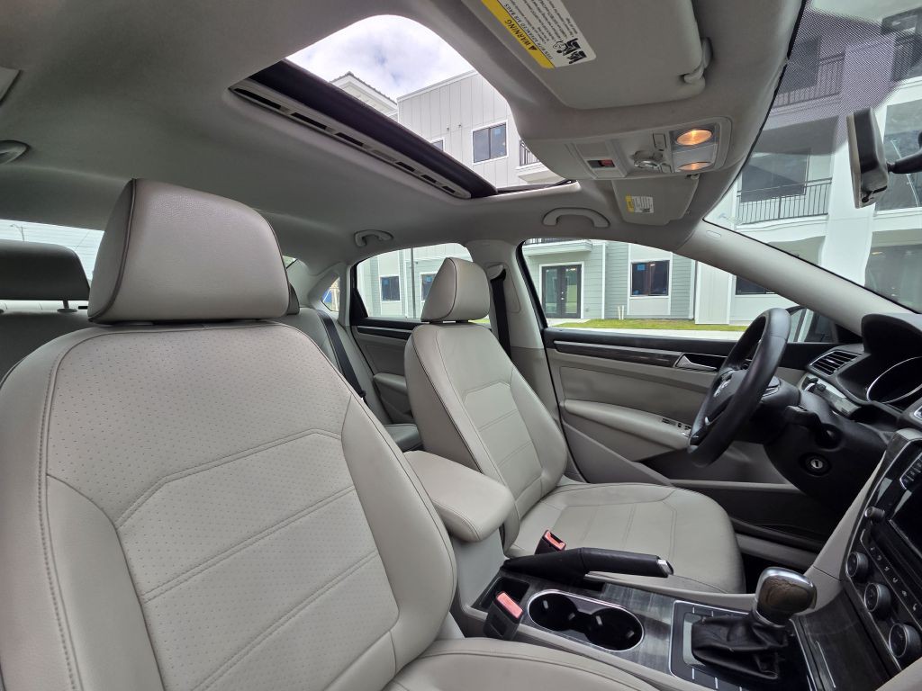 2016 Volkswagen Passat Image 46