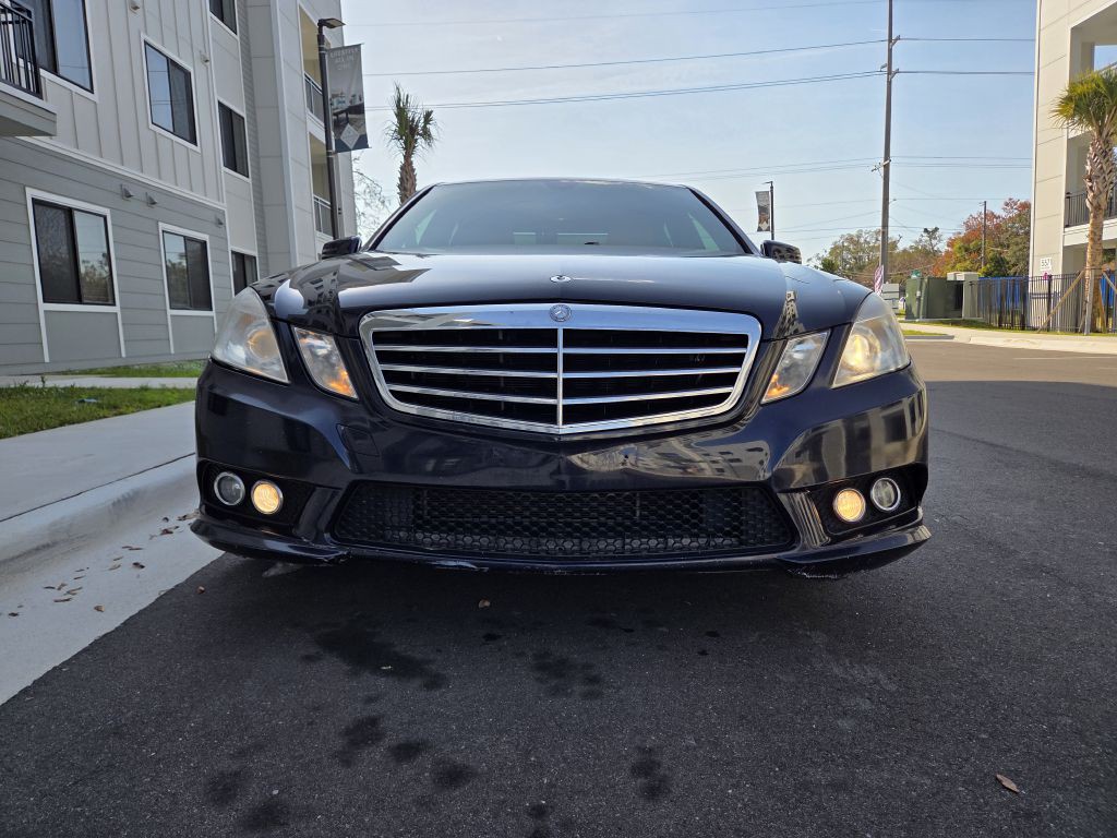 2010 Mercedes-Benz E-Class Image 2