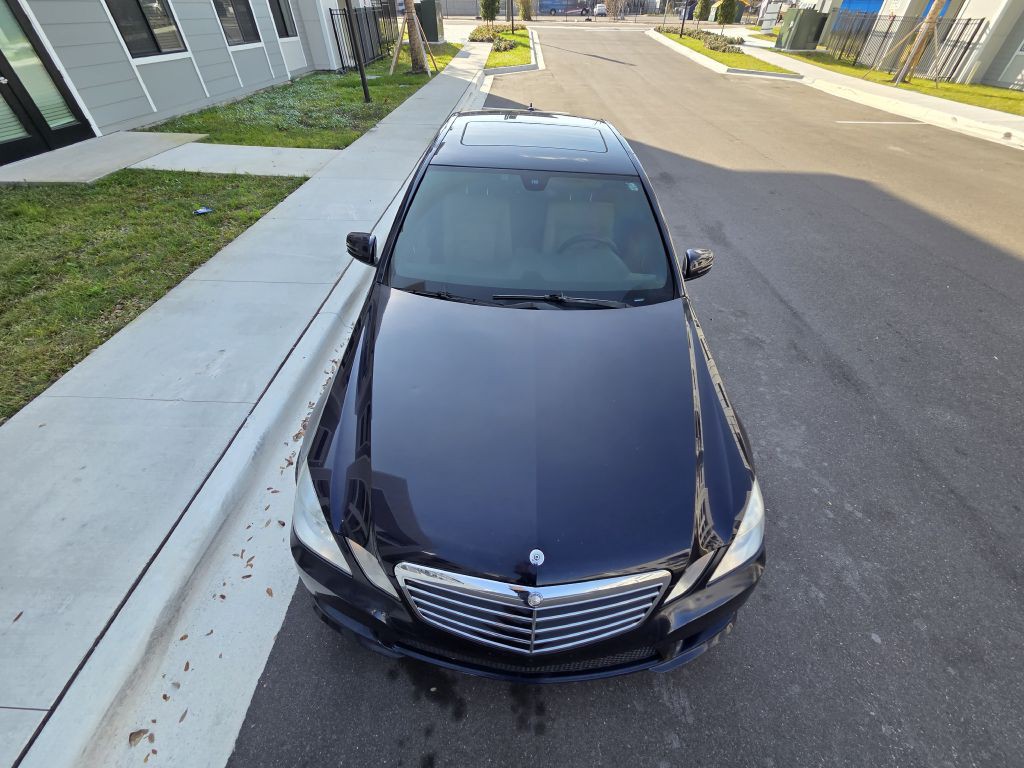 2010 Mercedes-Benz E-Class Image 3