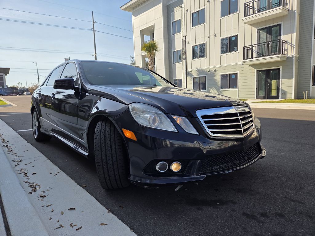 2010 Mercedes-Benz E-Class Image 4