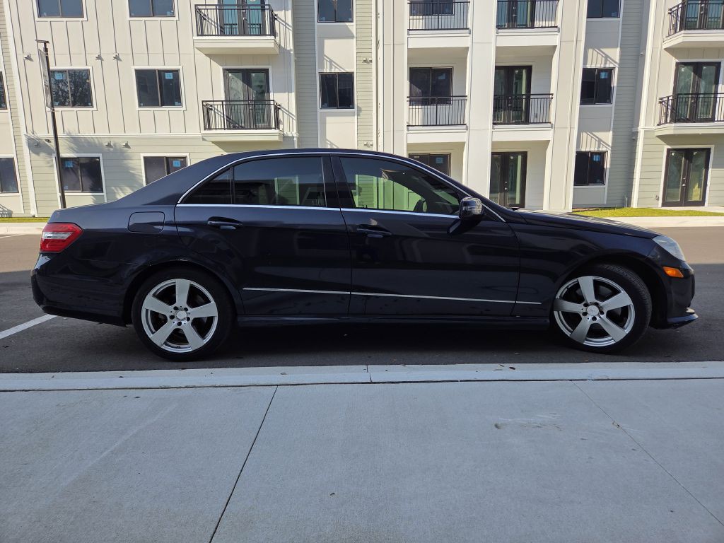2010 Mercedes-Benz E-Class Image 5