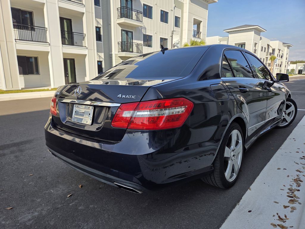 2010 Mercedes-Benz E-Class Image 6