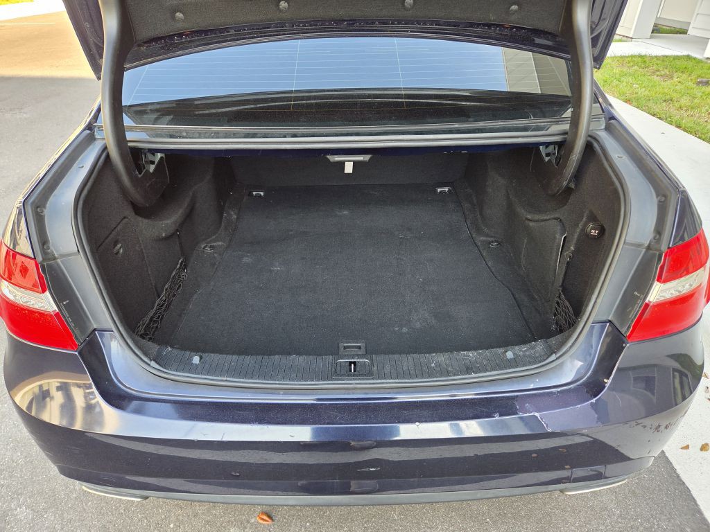 2010 Mercedes-Benz E-Class Image 15