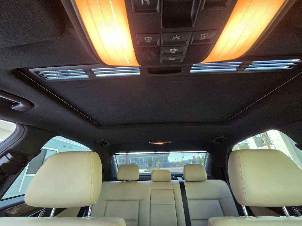 2010 Mercedes-Benz E-Class Image 17