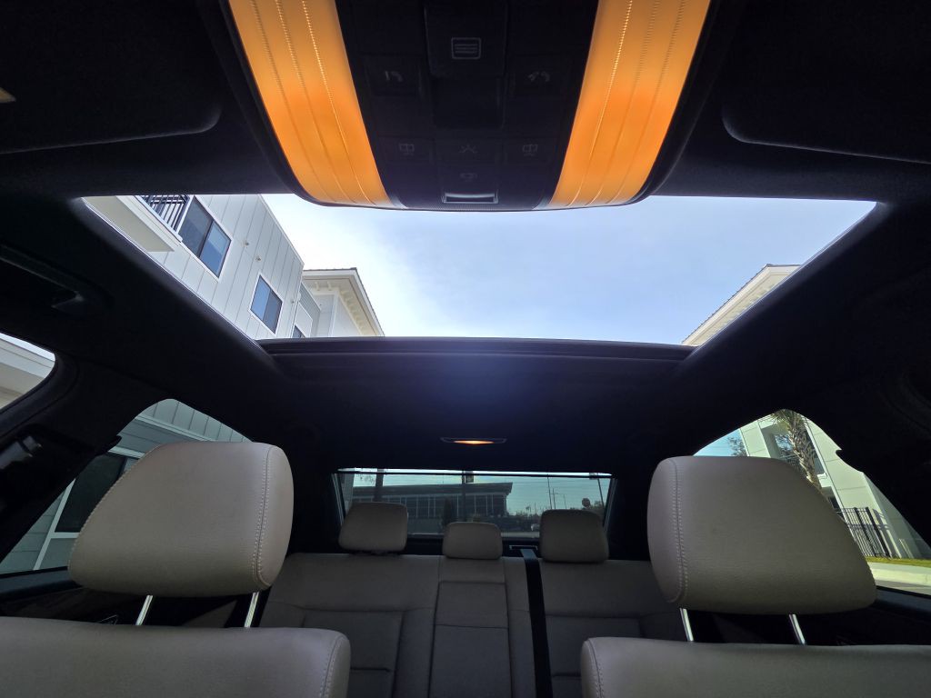 2010 Mercedes-Benz E-Class Image 19