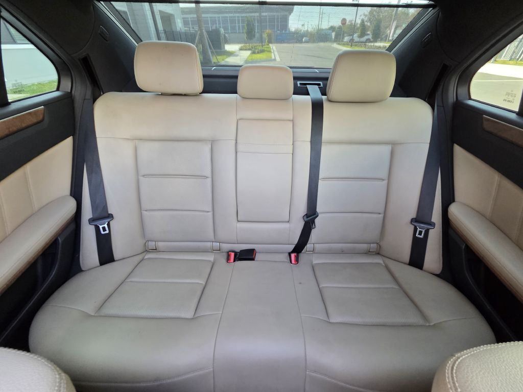 2010 Mercedes-Benz E-Class Image 21