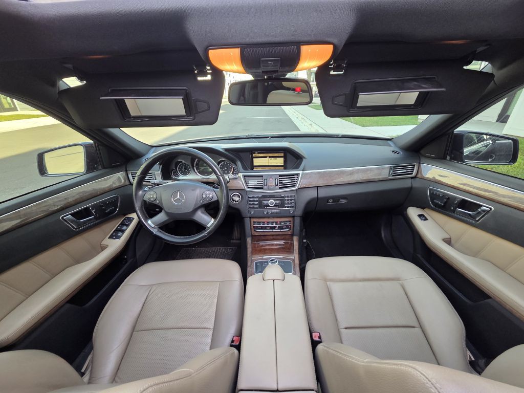 2010 Mercedes-Benz E-Class Image 25
