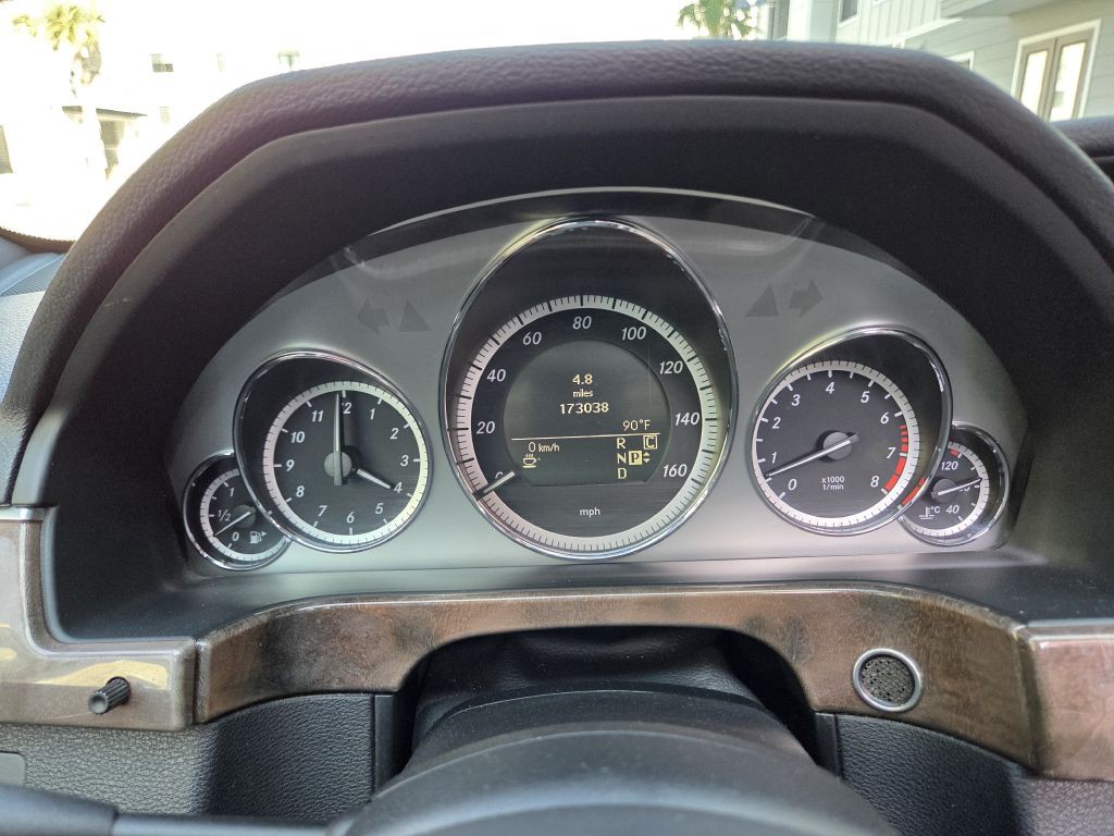 2010 Mercedes-Benz E-Class Image 27