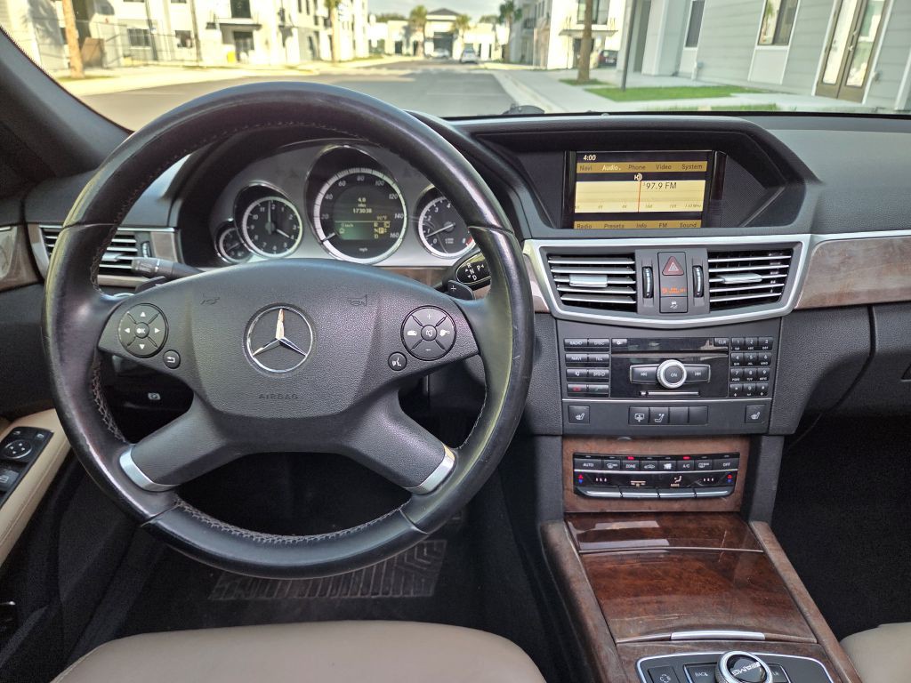 2010 Mercedes-Benz E-Class Image 29
