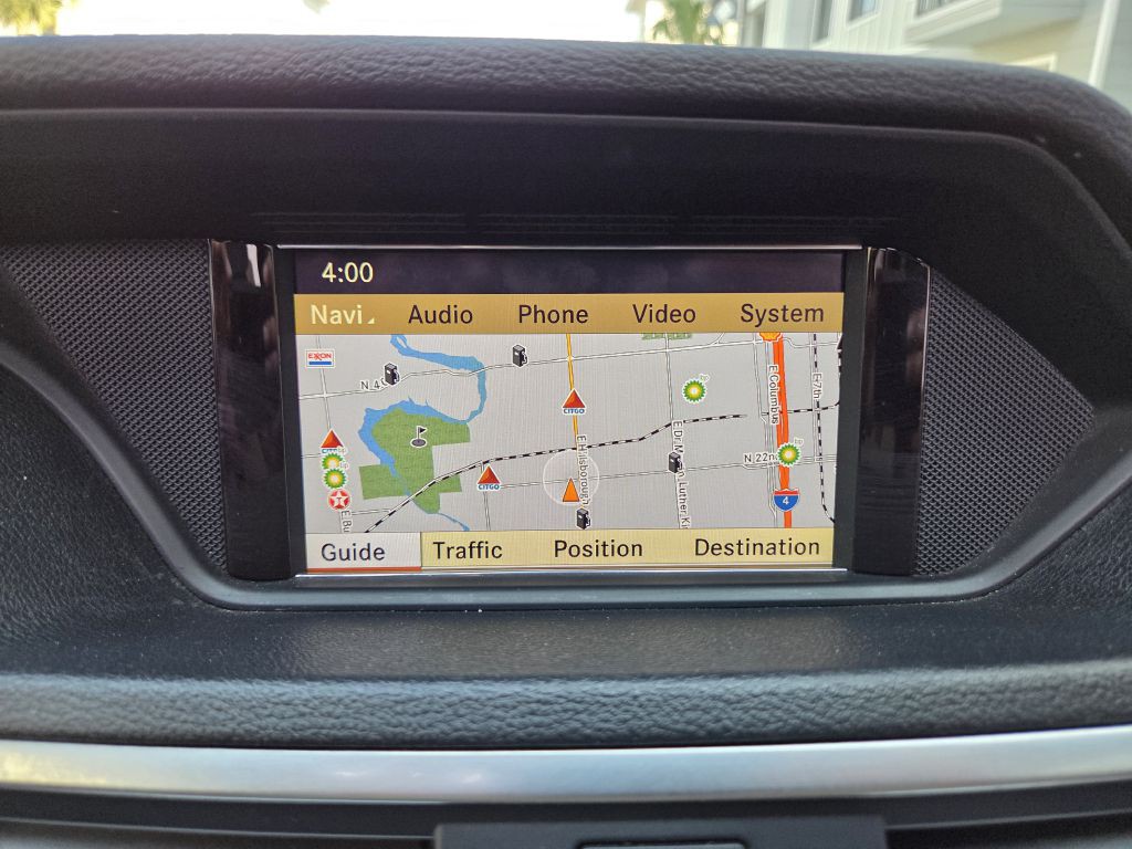 2010 Mercedes-Benz E-Class Image 30