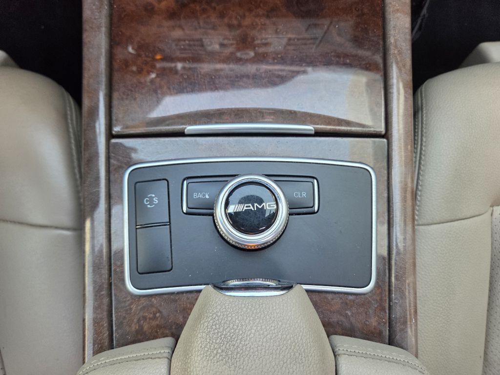 2010 Mercedes-Benz E-Class Image 36