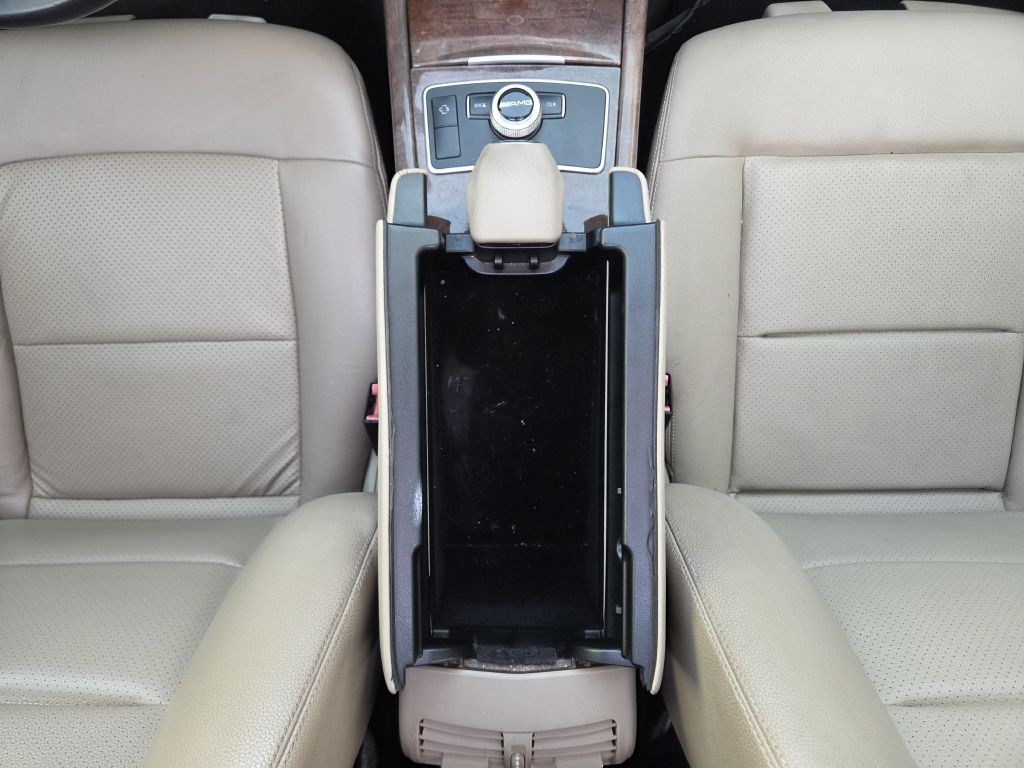 2010 Mercedes-Benz E-Class Image 38