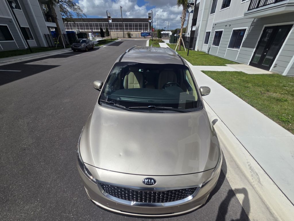 2017 Kia Sedona Image 3